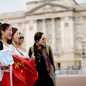 art-Chinese-Tourists-London-620x349